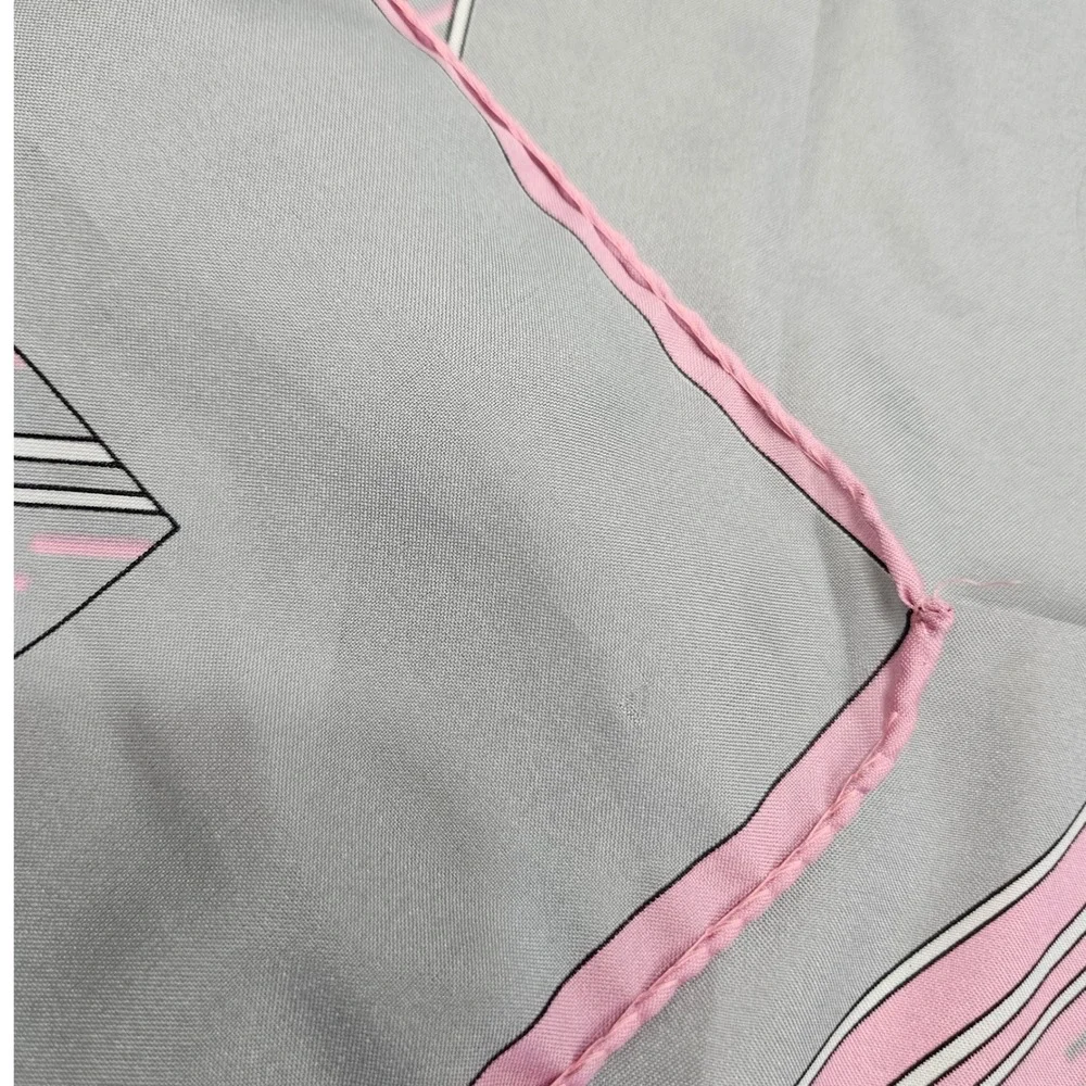 Leonardi square scarf